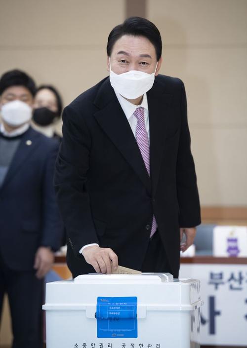 老澳门最新开奖结果今天和韩总统选举事前投票与韩国总统投票