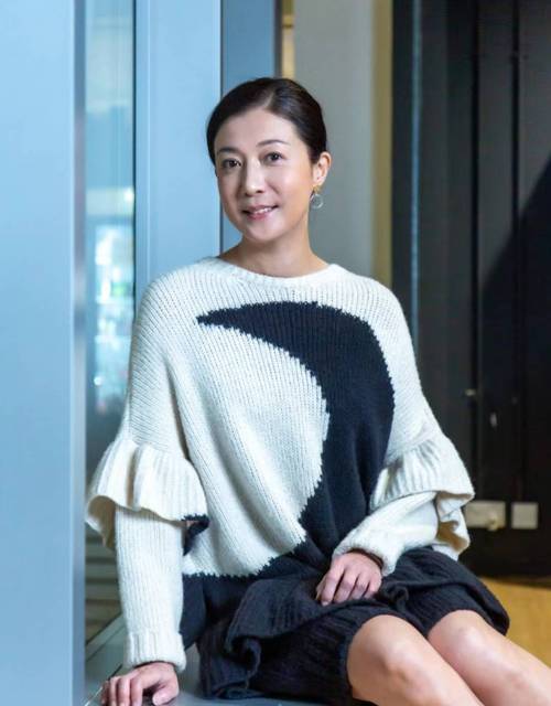 新澳今天最新消息和清华才女转行卖保险与清华才女转行卖保险的是谁